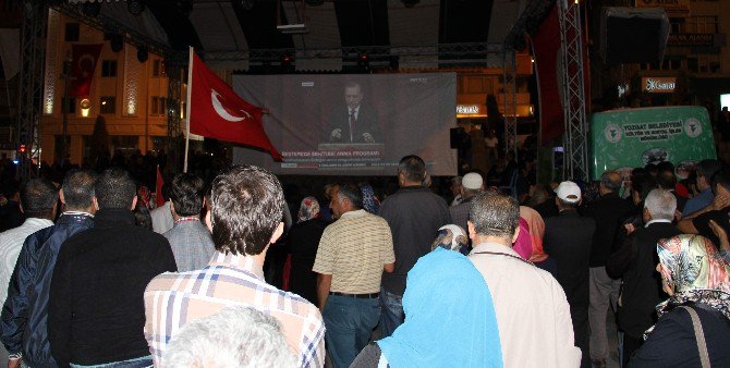 Yozgat’ta Demokrasi Nöbetleri Sürüyor