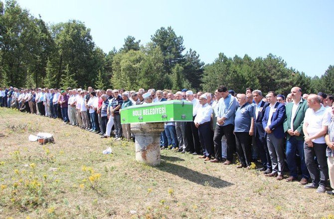 Boluspor Eski Başkanı Becikoğlu Toprağa Verildi