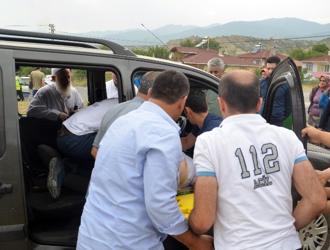 Trafik Kazasında Ağır Yaralanan Muhtar Hayatını Kaybetti