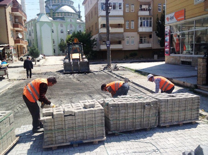 İzmit’te Alt Ve Üst Yapı Çalışmaları Devam Ediyor