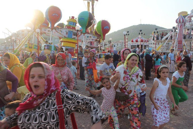 550 Çocuk Lunapark Heyecanı Yaşadı