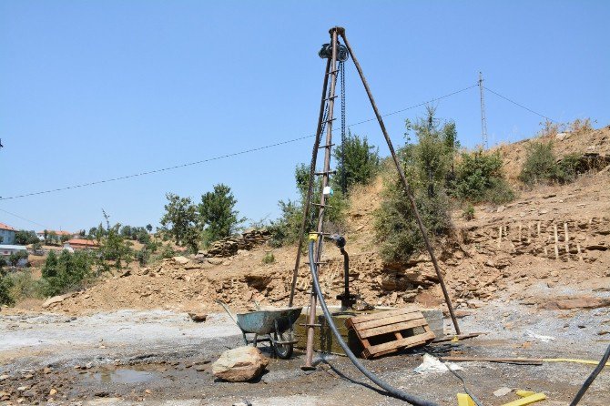 Çarıkballı Mahallesine Yeni Sondaj Kuyusu