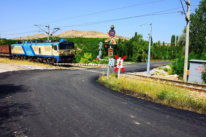 Büyükşehir Akçadağ’ın Sorunlarını Çözüyor