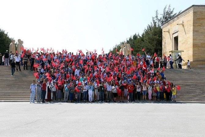 Anıtkabir’i Gezen Vatandaşlardan Başkan Çerçioğlu’na Teşekkür