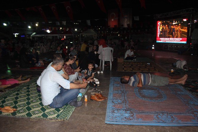 Aydın’da Demokrasi Nöbetleri Devam Ediyor