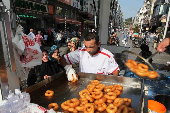 Bayraklılı Şehit İçin Lokma Döküldü