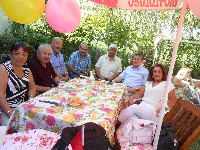 Eskişehirli Şairler Ve Sanatçılar Çiftlik Evinde Buluşarak Gönüllerince Eğlendiler