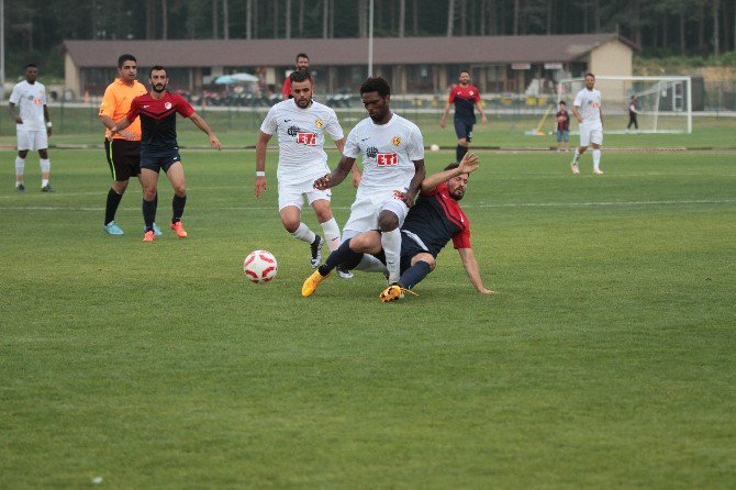 Eskişehirspor Hazırlık Maçında Düzcespor’u Yendi