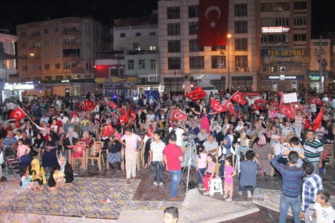 Demokrasi Nöbeti 18. Gününde İlahiler İle Sürdü