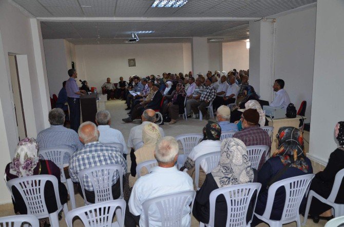 Hacı Adaylarına, Tanışma Ve Bilgilendirme Toplantısı Düzenlendi