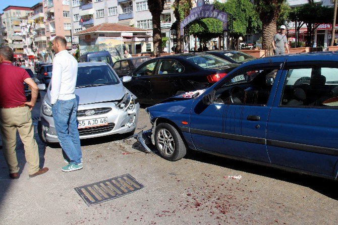 Samsun’da 2 Otomobil Çarpıştı: 1 Yaralı