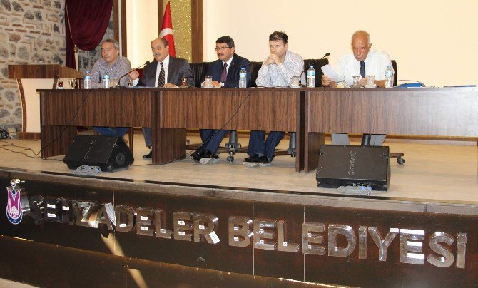 Manisa’da Bir Meydanın Adı ‘15 Temmuz Demokrasi Meydanı’ Olarak Değiştirildi