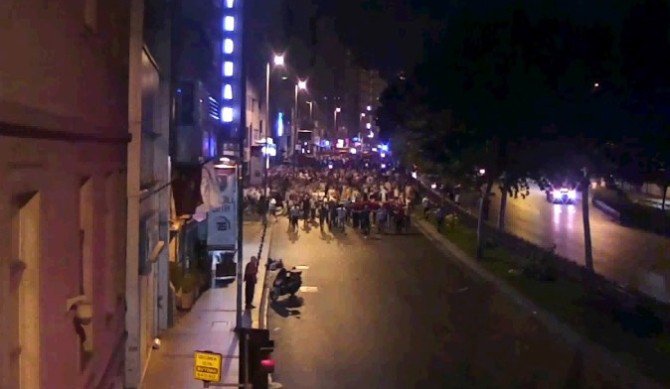 Şişli’de Askerin, 15 Temmuz Gecesi Vatandaşlara Ateş Açması Kameralara Yansıdı