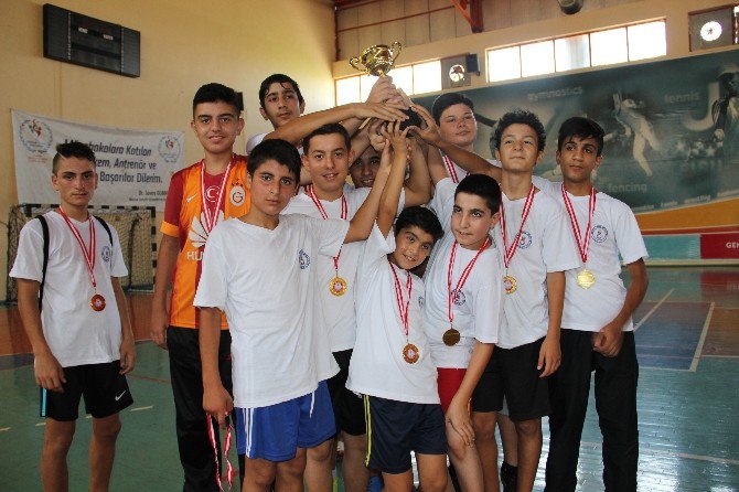 Kur’an Kursları Arası Futbol Şampiyonu Akpınar Camii Oldu