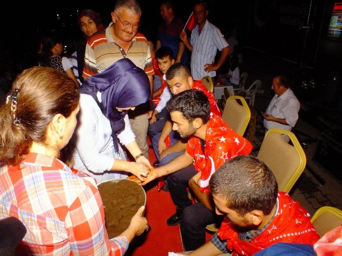 Kınalı Kuzular Demokrasi Nöbetinden Vatan Nöbetine Uğurlandı