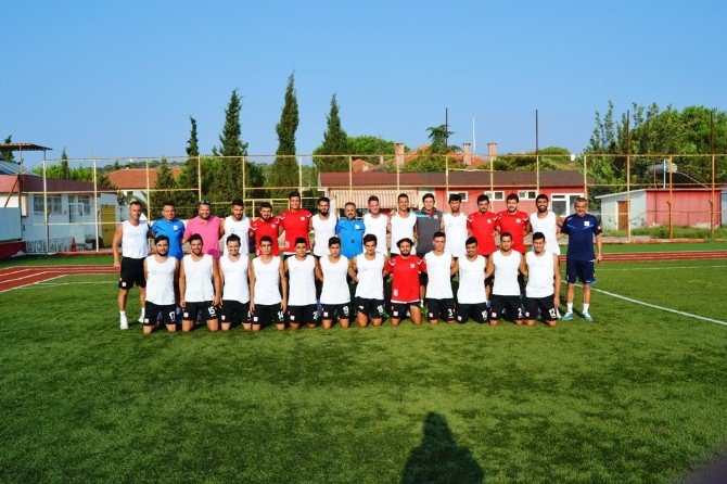 Ayvalıkgücü Belediyespor Şampiyonluk İçin Sahaya İndi