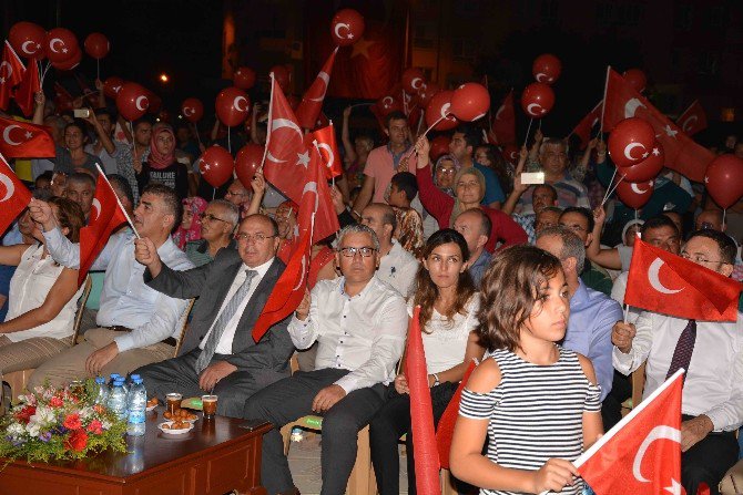 Vali Çiçek, Dalaman’da Demokrasi Nöbetine Katıldı