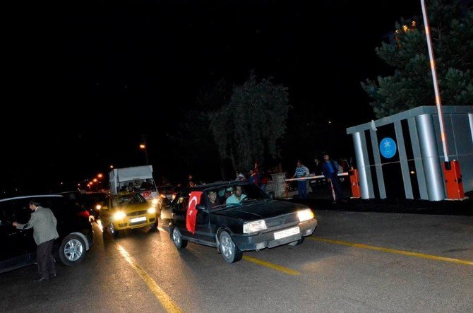 Erzurum Semt Pazarcılar Esnafı Derneği Demokrasi Nöbetine Destek Verdi