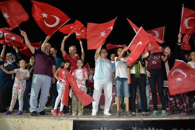 Başkan Yaman, Bilecik’teki Demokrasi Nöbetine Destek Verdi