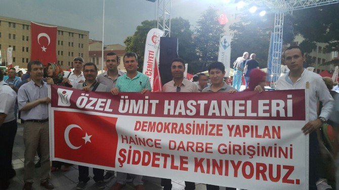 Özel Ümit Hastanesi’nden Demokrasi Nöbeti