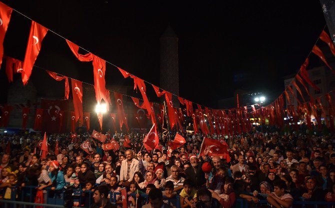 Erzurum’un Demokrasi Nöbetinde Çanakkale Ruhu