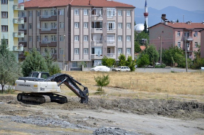 Gediz’de 353 Konutun İnşaatı Başladı