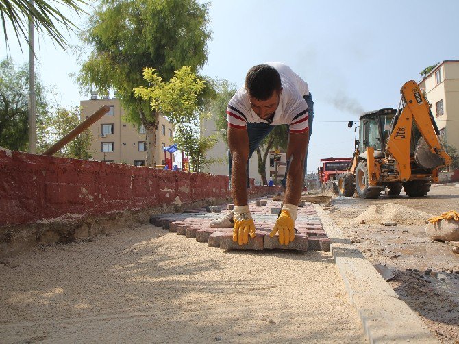 Toroslar’da Sokaklar, Kilit Parke Kaldırım İle Yenileniyor