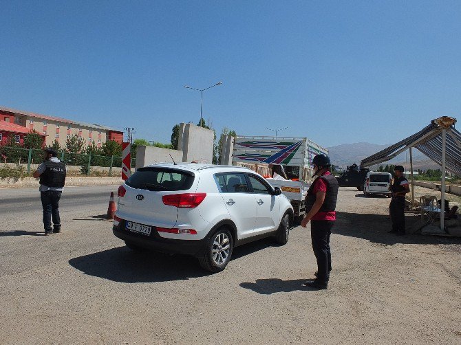 Kadın Teröristin Boynunda Haç Şeklinde Kolya Çıktı