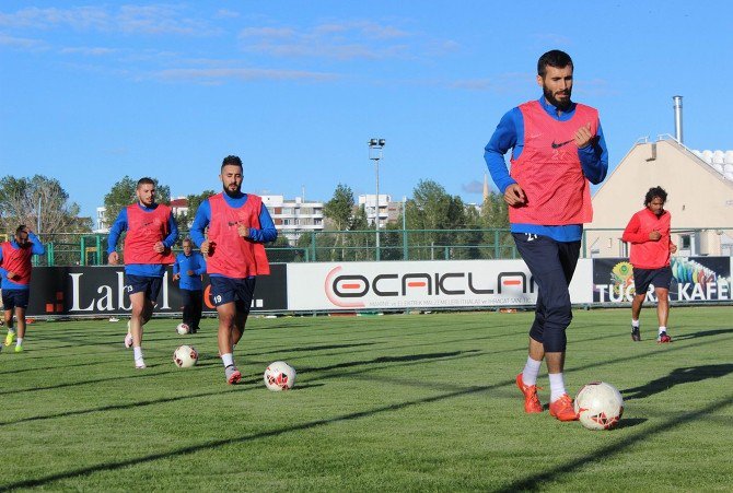 Sivas Belediyespor İkinci Etap Kamp Çalışmaları İçin Erzurum’a Gidecek