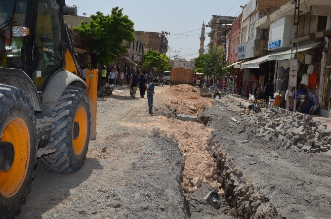 Prestij Projesinde İlk Asfalt Eski Urfa Caddesine Döküldü