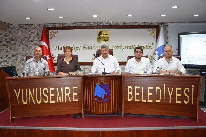 Yunusemre Meclisi’nden Darbe Girişimine Örnek Tavır