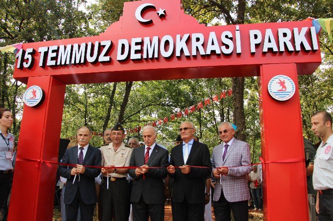 Omü’de “15 Temmuz Demokrasi Parkı Ve Anıtı” Açıldı