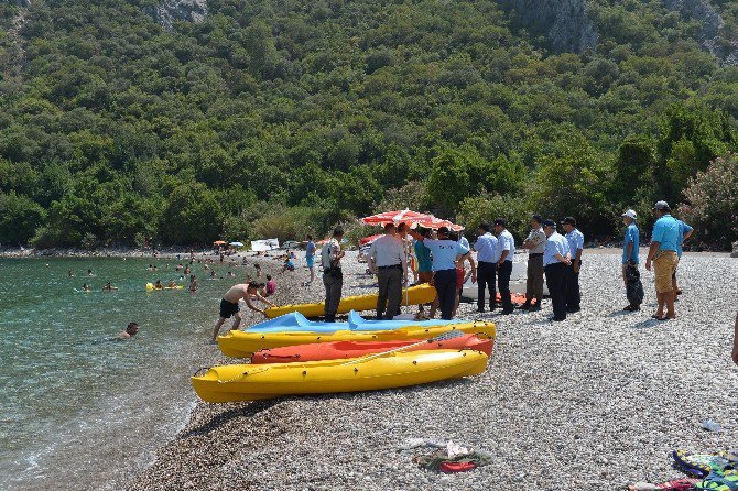 Olimpos Ve Çıralı Sahilinde Seyyar Satıcı Operasyonu