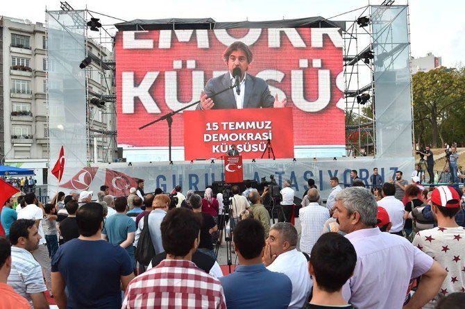 Taksim Demokrasi Kürsüsü’nde Türkiye’nin Büyük Zaferi Anlatıldı