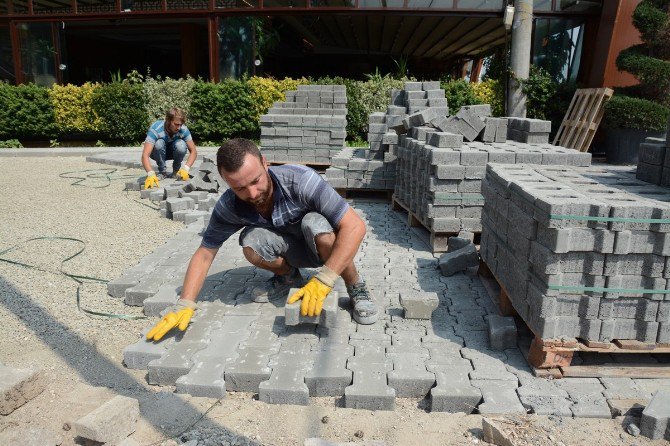 Kartepe’de Alt Ve Üst Yapı Çalışmaları Devam Ediyor