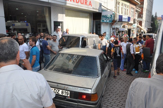 Bozüyük’te Ters Yönden Giren Araç Dehşet Saçtı, 3 Yaralı