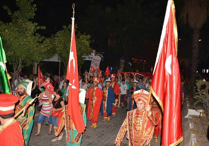 Köyceğiz’de Mehteran Eşliğinde Demokrasi Nöbeti