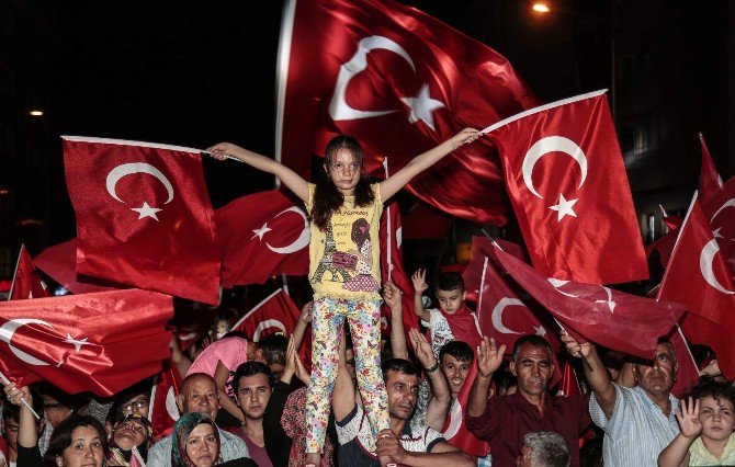 Demokrasi Nöbeti 20. Gününde Artan İlgiyle Devam Ediyor