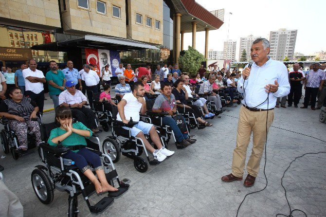 Seyhan’da 100 Engelliye Akülü Tekerlekli Sandalye