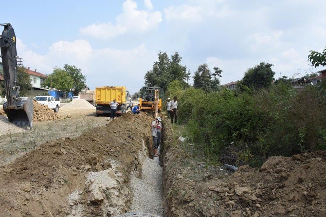 Yağmur Suyu Ana Hattı Çalışması Sürüyor