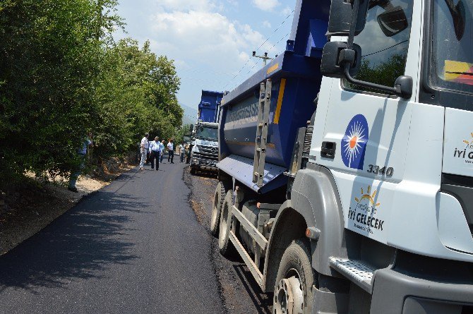 Finike Yeşilyurt Mahallesi’ne Sıcak Asfalt