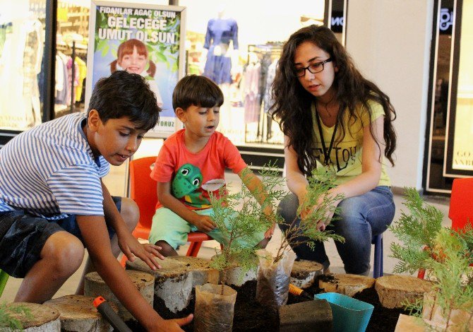 Çocuklar Deepo’da Fidan Dikiyor