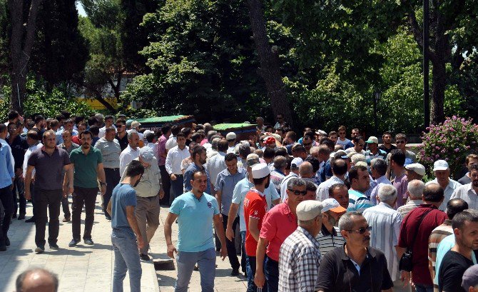 Cinayet Kurbanı Baba Oğul Son Yolculuklarına Uğurlandı