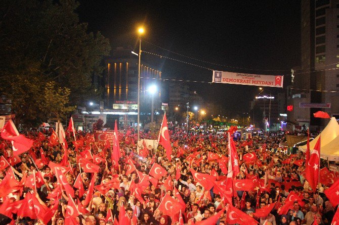 Bakan Özlü Kılıçdaroğlu’nu Yenikapı Mitingine Çağırdı