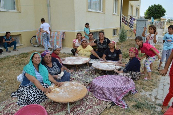 Roman Kadınlardan Şehitler İçin Lokma Hayrı