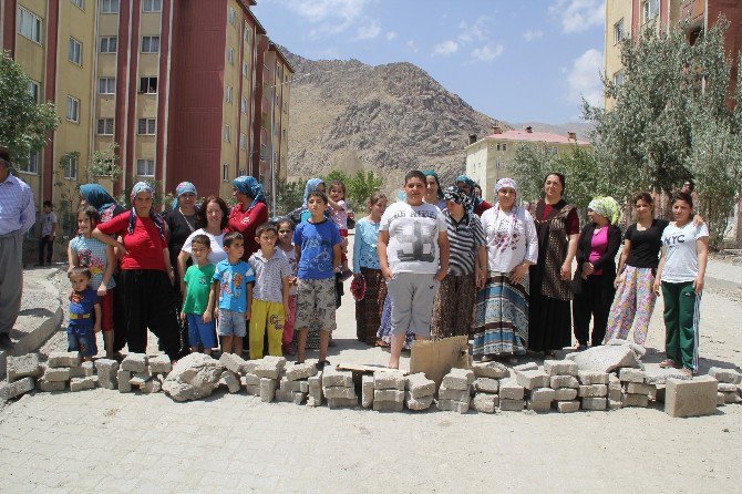 Kadınlardan Yol Kapatma Eylemi