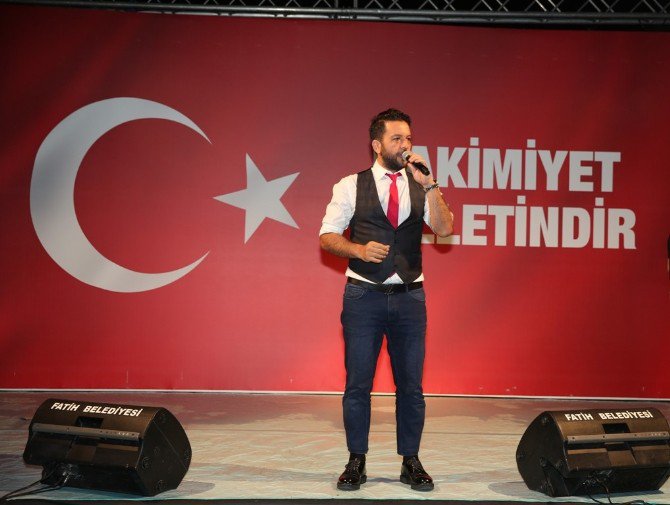 Nihat Doğan Demokrasi Nöbetine Katıldı