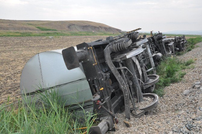 Yozgat’ta Yük Treni Raydan Çıktı