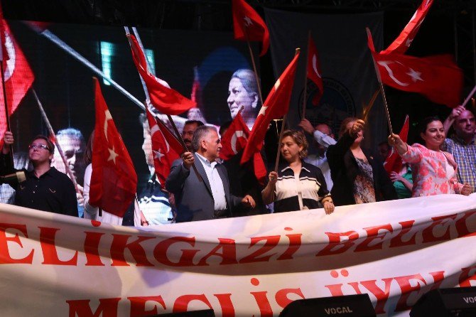 Melikgazi Belediye Meclis Üyeleri Tam Kadro Demokrasi Nöbetinde