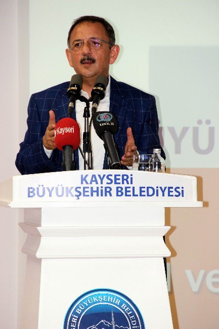 Çevre Ve Şehircilik Bakanı Mehmet Özhaseki: